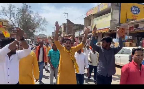 धर्मांतरण के विरोध में निकाली संत जागरण पदयात्रा