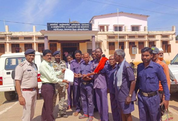 मांगों को ले कोटवारों ने निकाली वादा निभाओ रैली