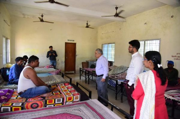  अध्यक्ष ने आश्रय स्थल का किया निरीक्षण