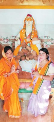 श्री अगस्त्य ऋषि आश्रम पहुंची भाजपा नेत्री