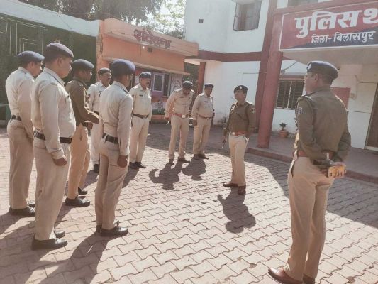 दो अनुशासनहीन पुलिस कर्मी निलंबित, एक अन्य लाईन अटैच