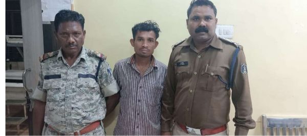 दोस्ती का उठाया फायदा, घर बुलाकर रेप, बंदी