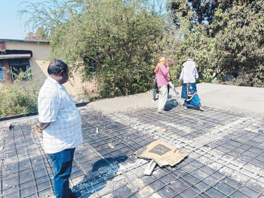 नपा अध्यक्ष के प्रयास से शौचालय निर्माण शुरू