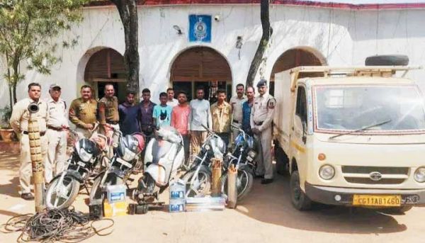 चोरी का खुलासा, 6 गिरफ्तार