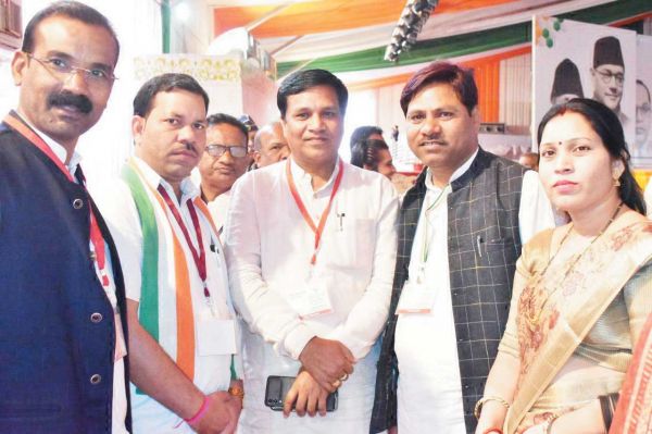 एआईसीसी अधिवेशन में शामिल हुई विधायक उत्तरी व संगठन नेता