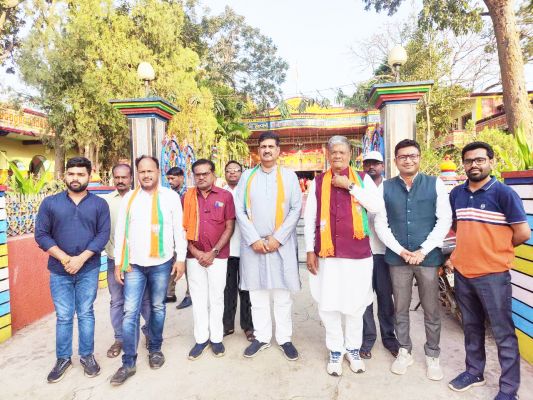 अकलतरा विधायक व संभाग प्रभारी सौरभ पहुंचे चम्पारण, ली बैठक