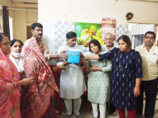 बंगानी परिवार ने नेत्रदान कर दी मिसाल, बेटियों ने पिता को दी मुखाग्नि