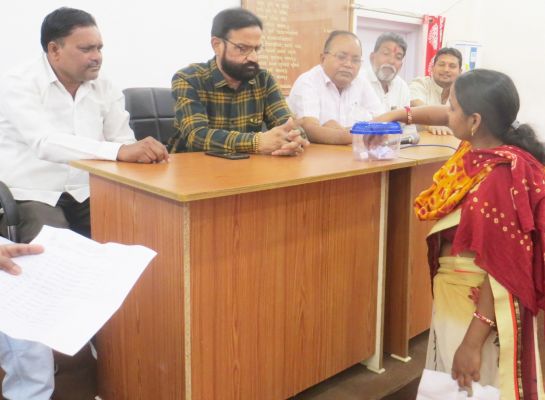 लाटरी से 14 हितग्राहियों को आवास का आबंटन