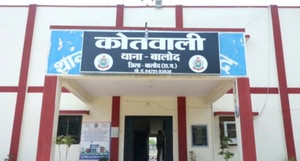 एसपी बंगले से थोड़ी दूर लटकती मिली सड़ी गली लाश, जांच 