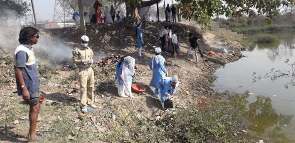 संत निरंकारी मंडल ने अमृत मिशन के तहत की तालाब की सफाई