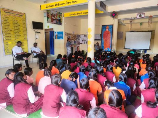 एकलव्य आदर्श विद्यालय में टी. बी. जागरूकता कार्यक्रम