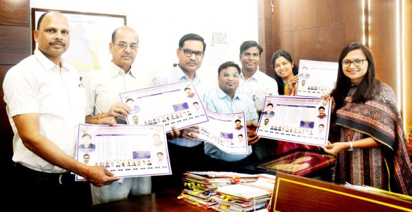 छग राजपत्रित अधिकारी संघ जिला जांजगीर-चांपा ने किया कलेक्टर से मुलाकात