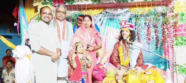 श्रीमद्भागवत कथा में जिपं सभापति अनिका हुईं शामिल