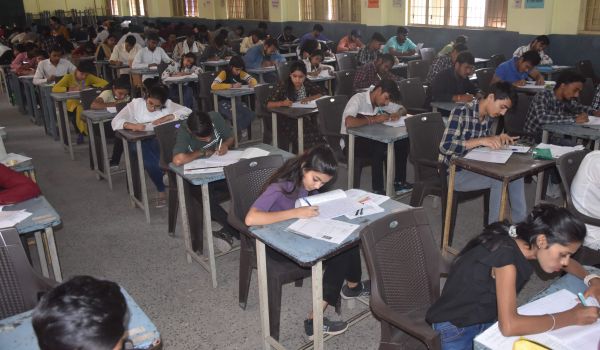 प्रदेश में बोर्ड परीक्षाओं की शुरूआत