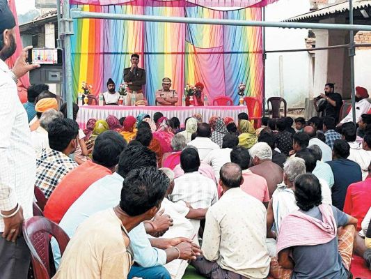  पुलिस जनचौपाल: साइबर क्राइम से बचाव की जानकारी