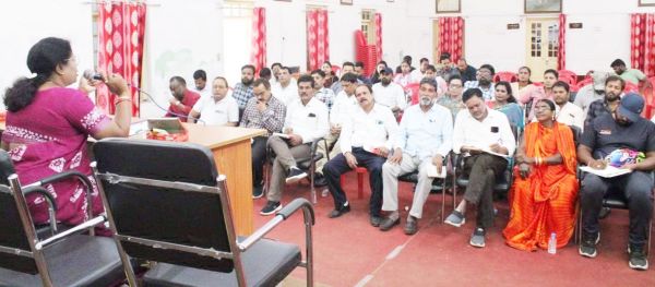 वार्डों मेें विकास कार्य के लिए  महापौर ने किया भूमिपूजन