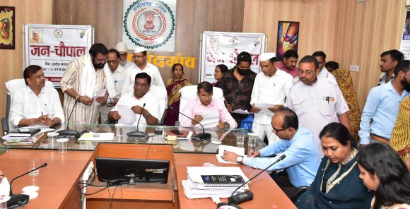 जनचौपाल, अनुकंपा नियुक्ति के लिए विधवा ने लगाई गुहार