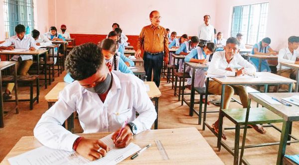 दसवीं में 12752 विद्यार्थियों ने दी परीक्षा, 303 रहे अनुपस्थित 