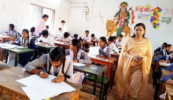 उडऩदस्ता दल ने किया  परीक्षा केन्द्रों का निरीक्षण