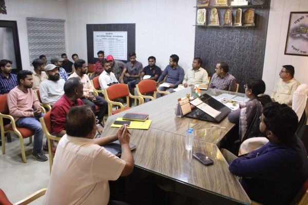 शिकायत पर होगी कड़ी कार्रवाई मेयर ने की पीएम आवास योजना की समीक्षा