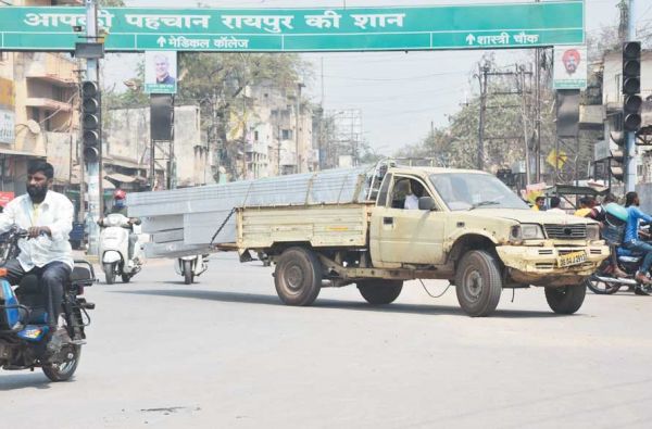 कलेक्टर, एसएसपी को ठेंगा, ओवरलोड आटो फर्राटे भरते रहे