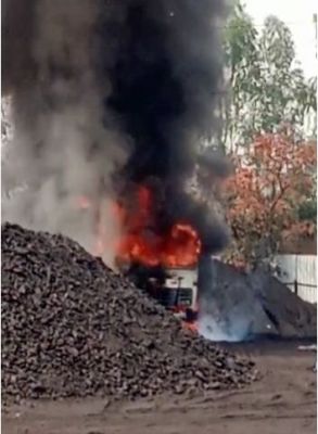 हाईटेंशन तार की चपेट में कोयला लदे हाइवा में लगी आग, चालक की मौत, जांच शुरु
