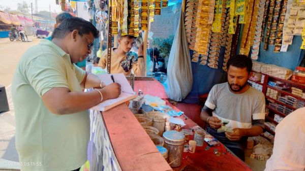 पारंपरिक मेला को धूम्रपान मुक्त करने कार्रवाई, जुर्माना वसूला