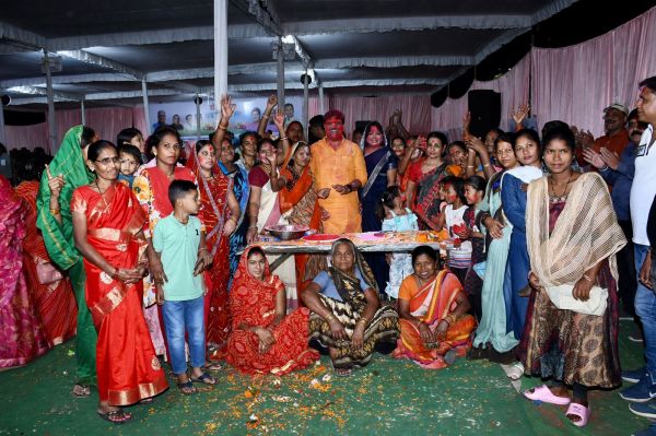 महापौर, अध्यक्ष सहित पार्षदों ने पुष्प-हर्बल गुलाल से खेली होली