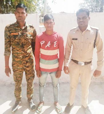 लिव इन में रह रही युवती ने लगाई फांसी