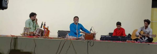 मावली मेला में संगीत विवि के फनकारों  ने गीत गजलों व भजन से बांधा समा