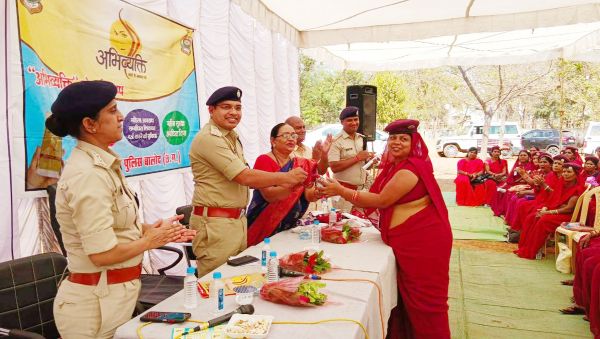 गांव की गलियों में फिर खनकेगी महिलाओं की चूड़ी, अपराधियों को डराएगी महिला कमांडों की सीटी