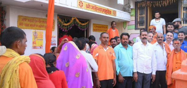 कुरुद में नि:शुल्क बांटे एक लाख रूद्रा़क्ष