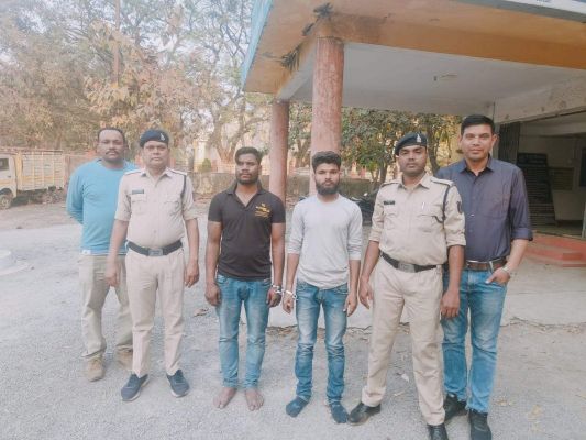 चोरी की मोबाइल इस्तेमाल करते दो पकड़ाए, गिरफ्तार