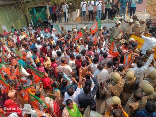 भाजपाइयों ने किया प्रदर्शन, घेरा विधायक निवास