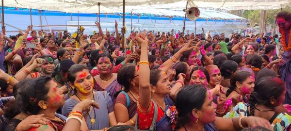 मानदेय बढऩे से आंगनबाड़ी कार्यकर्ता एवं सहायिका  हुए गदगद