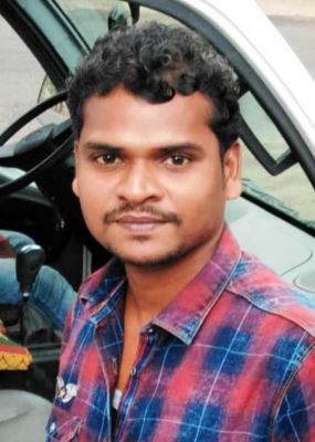 होलिका दहन के बीच पहुंचे बाइक सवारों ने चाकू से गोदकर युवक को मार डाला