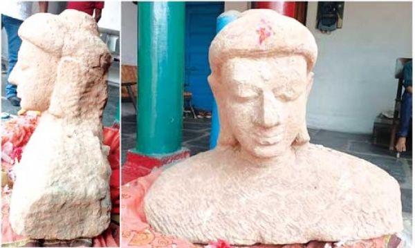 मकान बनाने दिलेन्द्र कर रहे थे खुदाई मिली पांडुवंशी काल की बुद्ध प्रतिमा