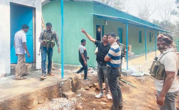 एसपी ने संवेदनशील क्षेत्रों का किया भ्रमण, सुरक्षा व्यवस्था का लिया जायजा