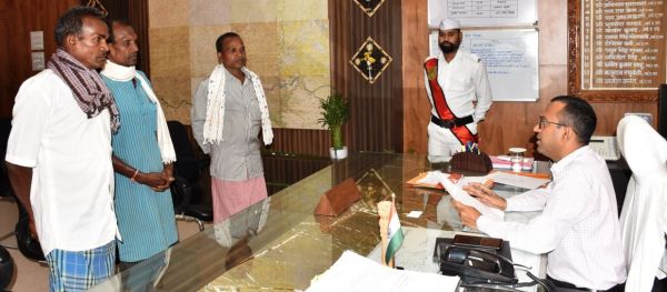 समस्याओं और मांगों की कलेक्टर ने की सुनवाई