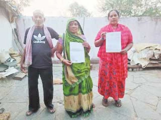 मेहमानी में आये रिश्तेदारों ने घर पर जमाया कब्जा