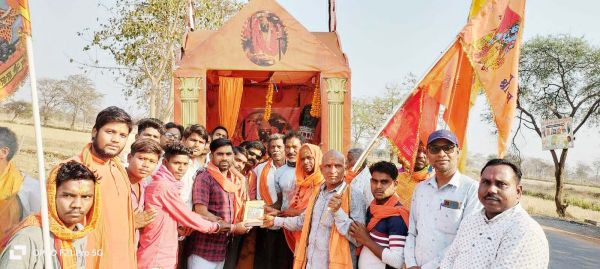 हिंदू स्वाभिमान जागरण संत पद यात्रा का गांव-गांव स्वागत