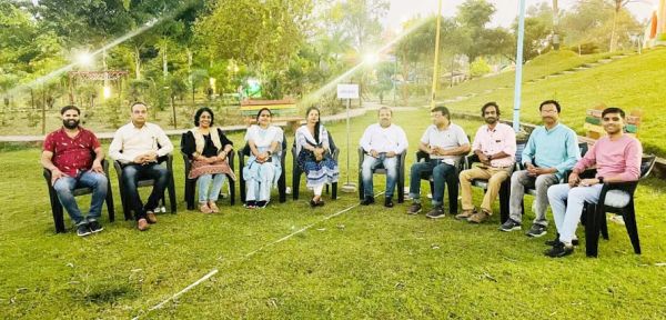 अभिव्यक्ति के काव्य गोष्ठी  होली मिलन का आयोजन