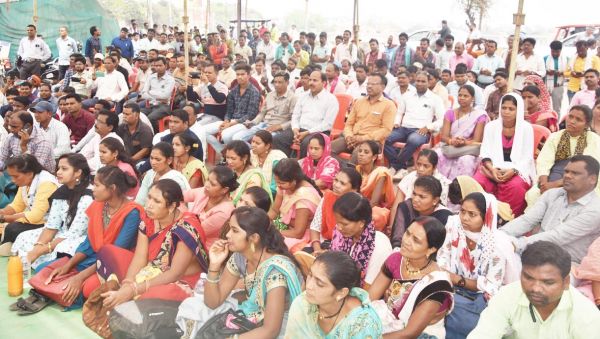 धरना-प्रदर्शन...