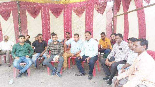 भाड़ा तय, फिर भी ट्रांसपोर्टर करा रहा कम भाड़े में कोल परिवहन