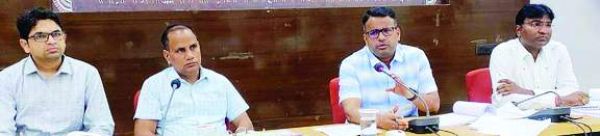 मतदान केन्द्रों में आवश्यकता अनुसार करें मरम्मत-कलेक्टर