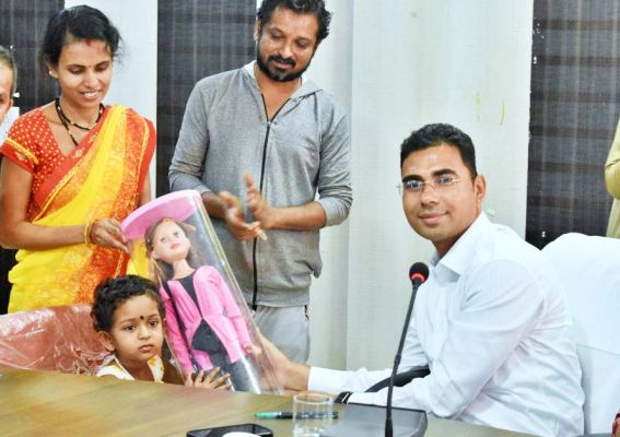 मिष्ठी लवकुश को मिला नया जीवन, कलेक्टर ने दी बधाई