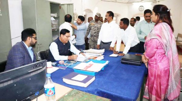 आमजन की मदद के लिए शीघ्र मामलों के निराकरण सुनिश्चित करने के निर्देश