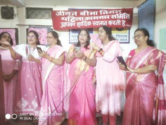 नव उदारवाद और नफरत की राजनीति ने महिला अधिकारों पर हमले तेज किए है