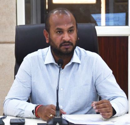 हाट-बाजार क्लिनिक में बढ़ाएं ओपीडी की संख्या -कलेक्टर