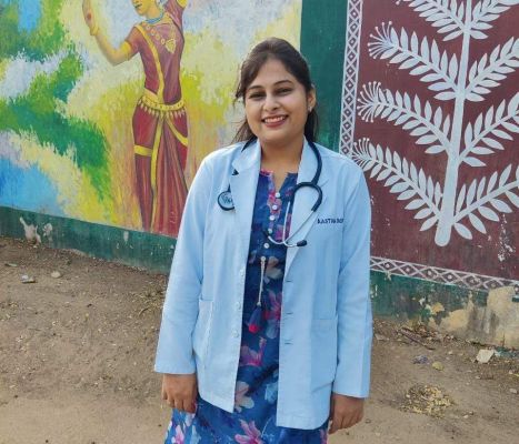 केशकाल की बेटी डॉ. आस्था जैन ने नीट स्नातकोत्तर में बनाया स्थान, दी बधाई